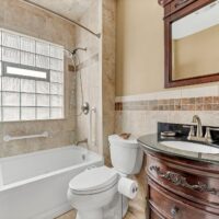 784 Amherst bathroom